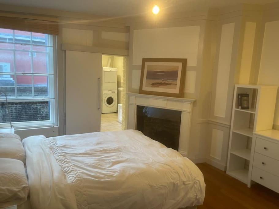Spacious 2 Bedroom Apartment In The Heart Of Soho. London Ngoại thất bức ảnh