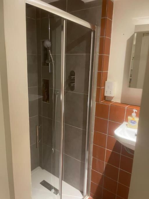 Spacious 2 Bedroom Apartment In The Heart Of Soho. London Ngoại thất bức ảnh