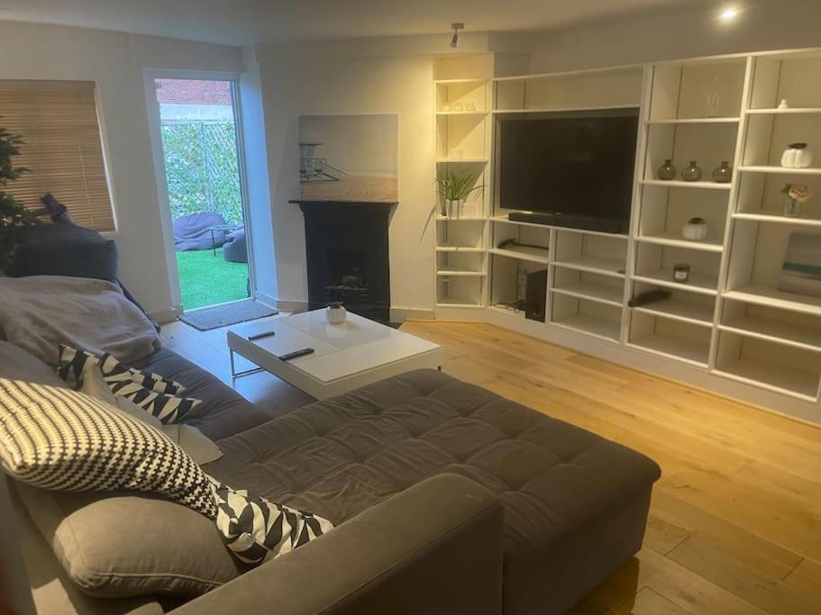 Spacious 2 Bedroom Apartment In The Heart Of Soho. London Ngoại thất bức ảnh